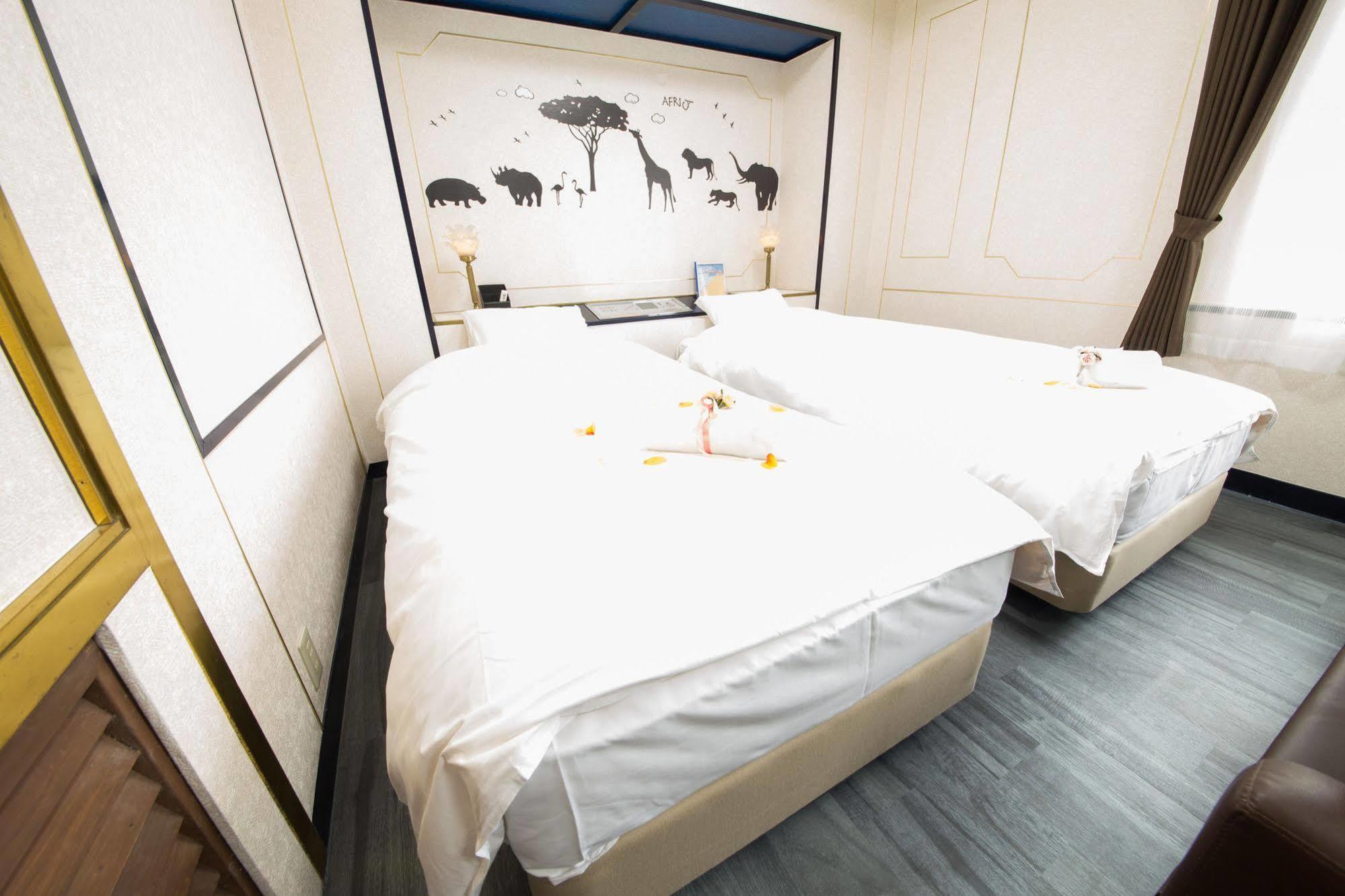 Hotel Candy Hall (Adults Only) Osaka Exterior photo